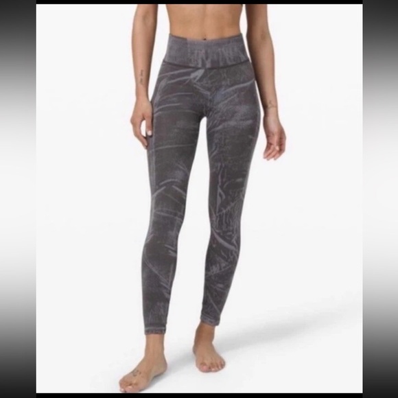 Lululemon Ebb to Street Tight Leggings Size 4 - Picture 1 of 12